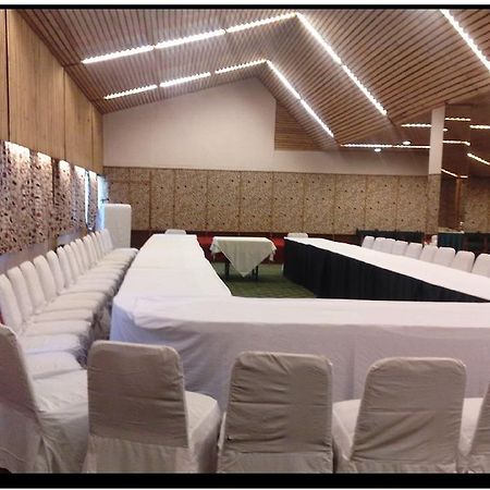Hotel Broadway Srīnagar المظهر الخارجي الصورة